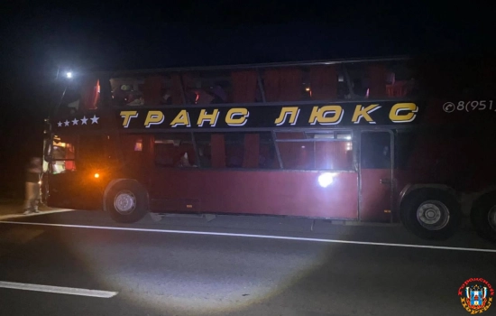 Двое пассажиров пострадали в ДТП с легковушкой и автобусом из Ростовской области