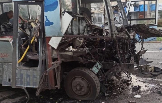 Украинский снаряд попал в пассажирский автобус в Донецке