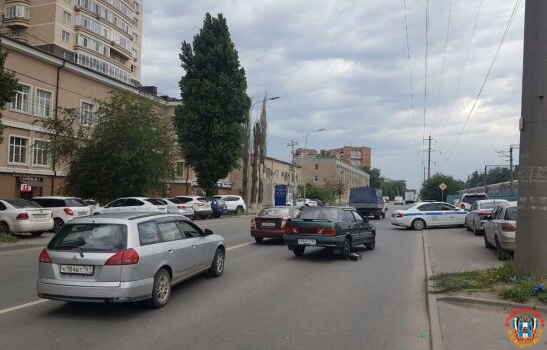 В Ростове водитель легковушки сбил 40-летнюю женщину