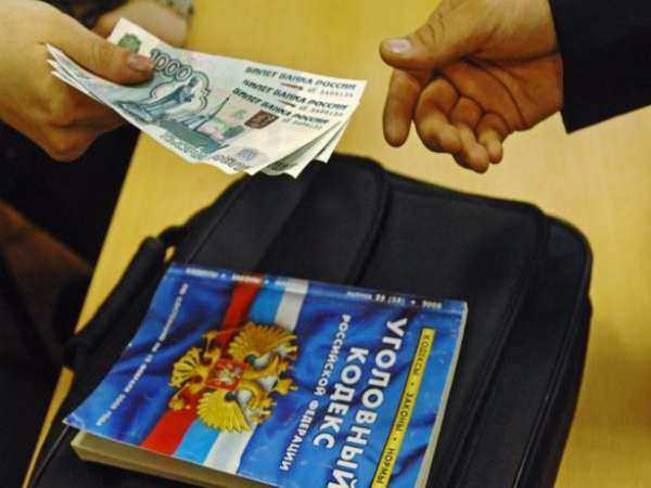 Начальник отдела по надзору в Волгодонске поплатился свободой за бессовестные взятки и откаты Начальник отдела по надзору в Волгодонске поплатился свободой за бессовестные взятки и откаты