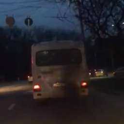 Создающую аварийные ситуации на дорогах Ростова «вредную» маршрутку поймали на видео