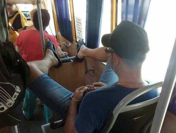 Проветривавший «самое дорогое» самозваный «царь» в автобусе Ростова возмутил местных жителей