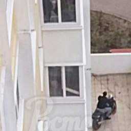 Подъездный байкер из Ростова-на-Дону беспощадно третирует слабонервных соседей