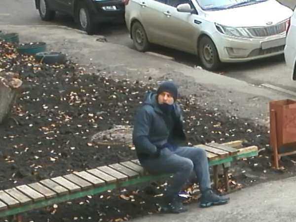 В Ростове-на-Дону неадекватный мужчина напал на школьницу и избил до потери сознания В Ростове-на-Дону неадекватный мужчина напал на школьницу и избил до потери сознания