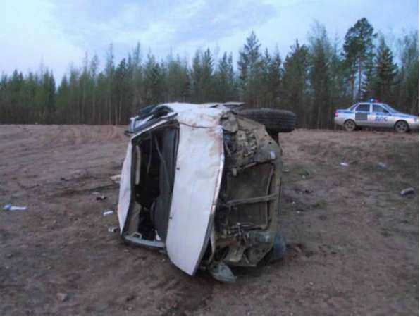 Микроавтобус с молодым водителем рухнул с моста на железную дорогу в Ростовской области
